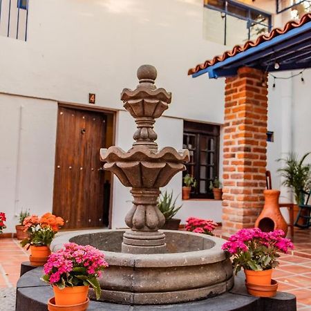 Casa De Hospedaje -La Abadia De San Pedro Guadalajara Exterior photo